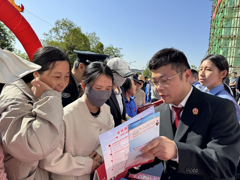 法院1.jpg 法院1.jpg