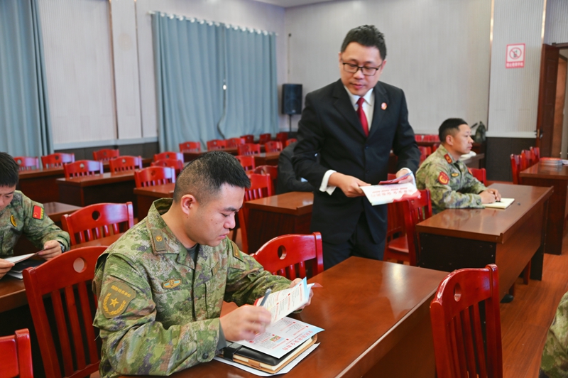 法院2.jpg 法院2.jpg